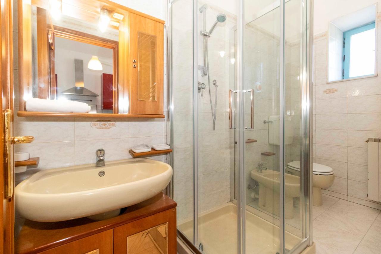 Apartment San Donato District & Piazza Statuto Roomy Flat