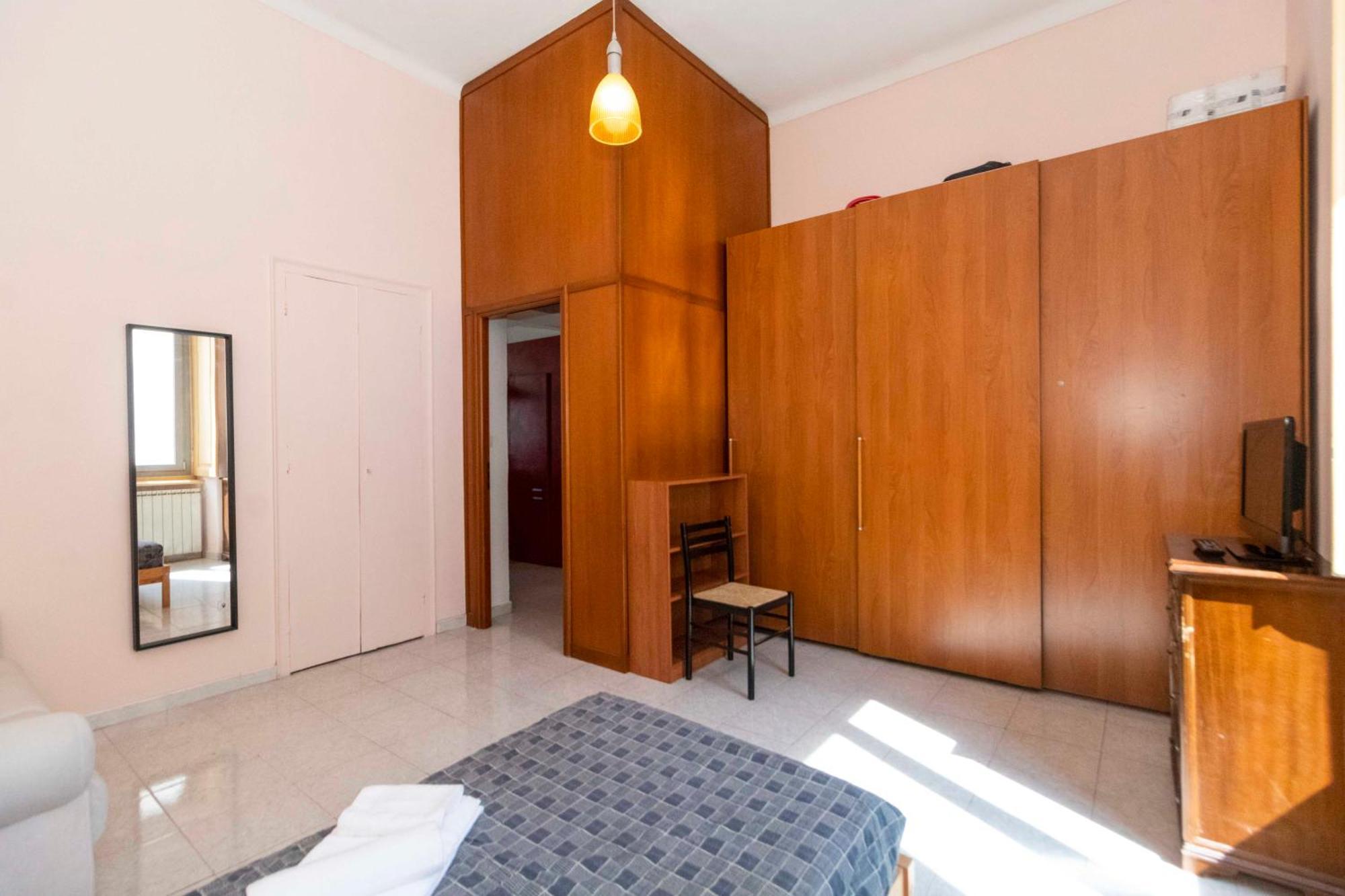 San Donato District & Piazza Statuto Roomy Flat Turin