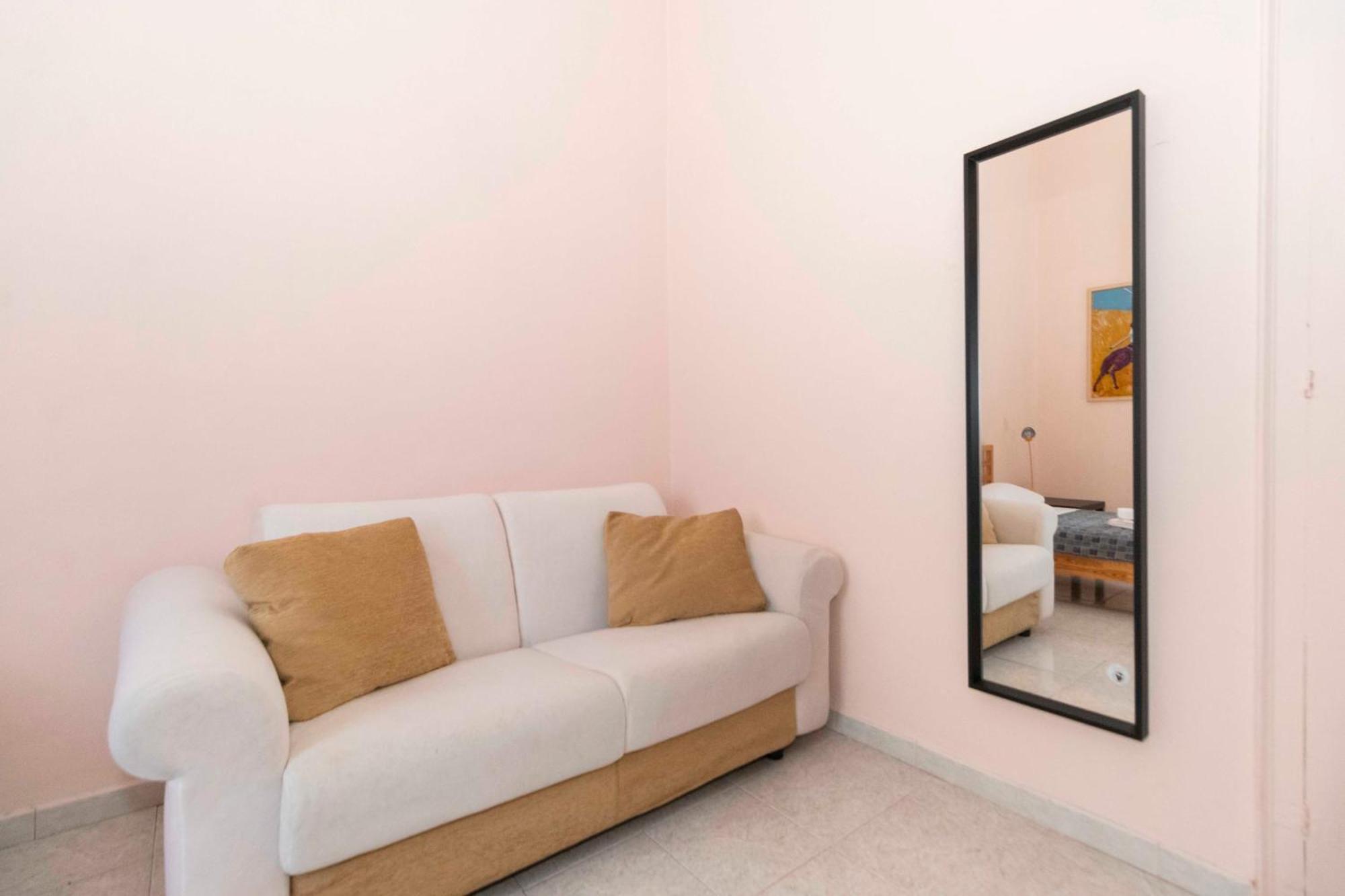 Apartment San Donato District & Piazza Statuto Roomy Flat